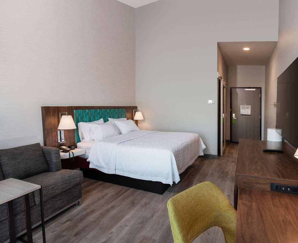 Hampton Inn Riverside March Air Force Base, Ca 객실 사진